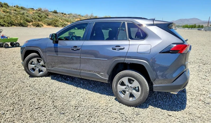 
								Toyota RAV4 full									