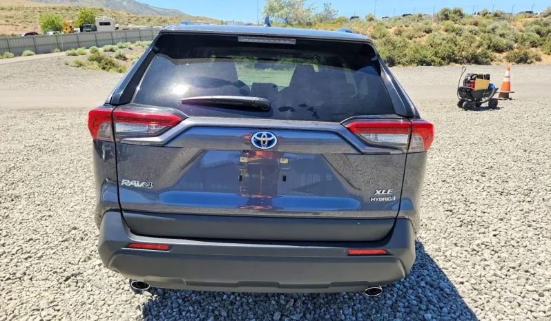 
								Toyota RAV4 full									