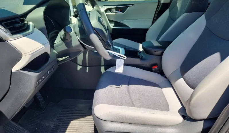 
								Toyota RAV4 full									