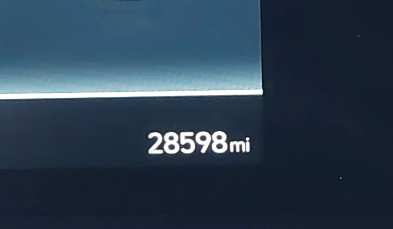 
								Hyundai Kona full									
