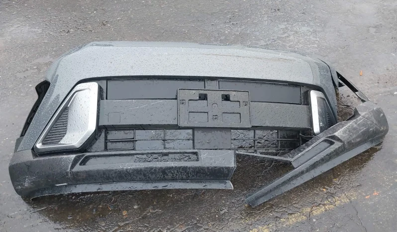 
								Hyundai Kona full									