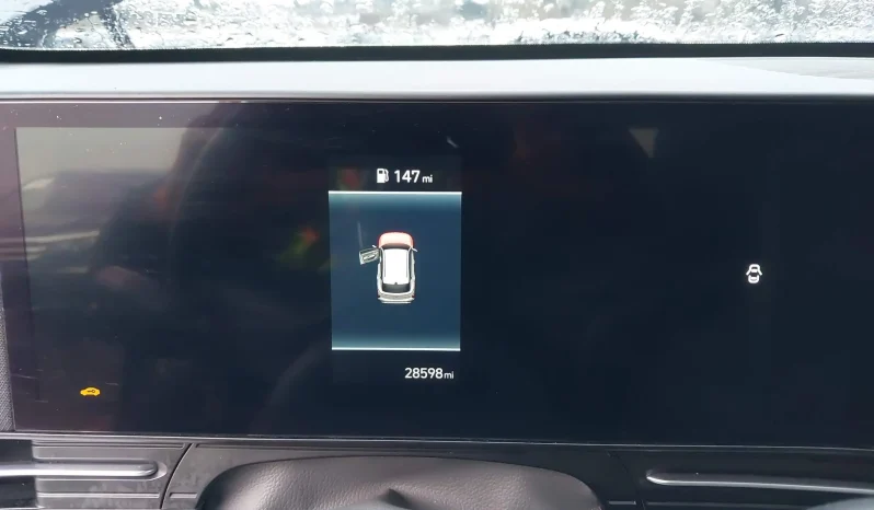 
								Hyundai Kona full									