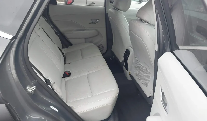
								Hyundai Kona full									