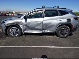 
										Hyundai Tucson full									