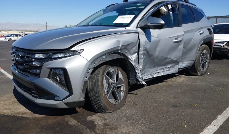 
								Hyundai Tucson full									