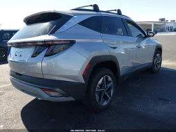 
										Hyundai Tucson full									