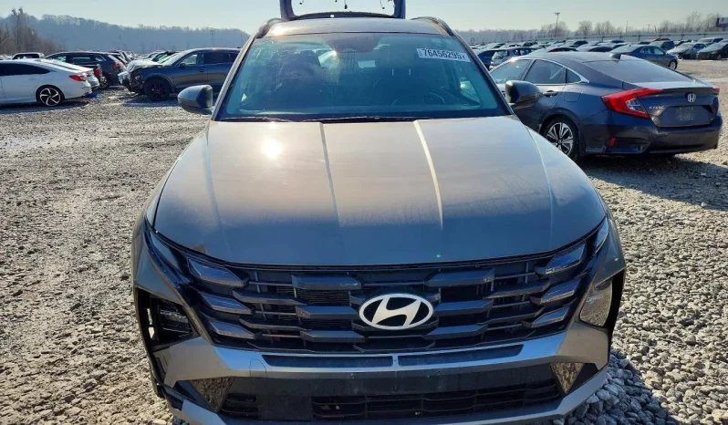 
								Hyundai Tucson full									