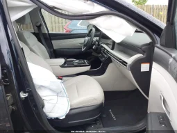 
										Hyundai Tucson full									