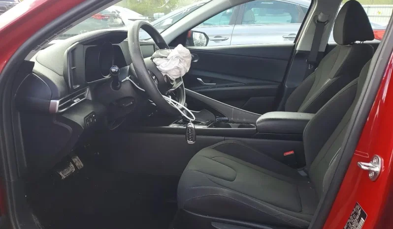 
								Hyundai Elantra full									