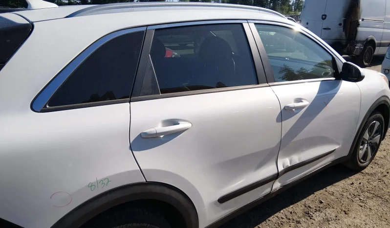 
								KIA Niro full									