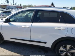 
										KIA Niro full									