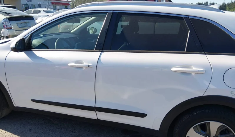
								KIA Niro full									