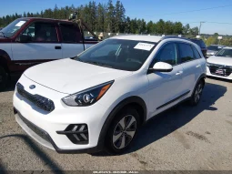 
										KIA Niro full									