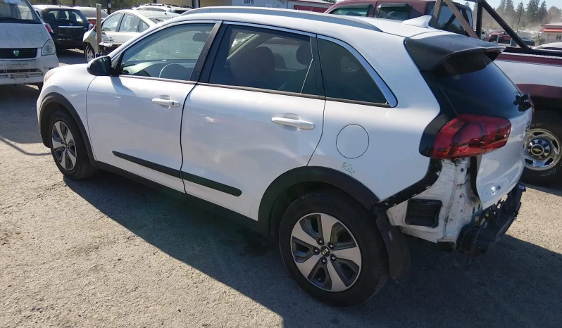 
								KIA Niro full									