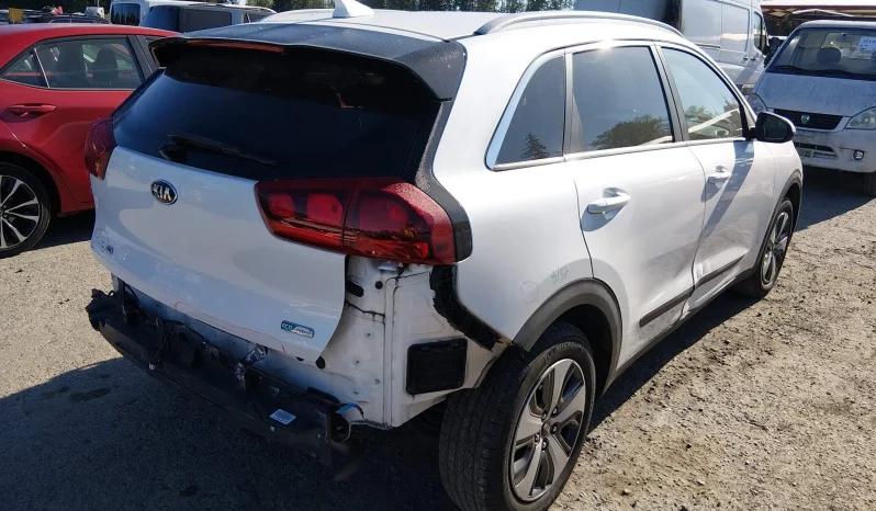 
								KIA Niro full									