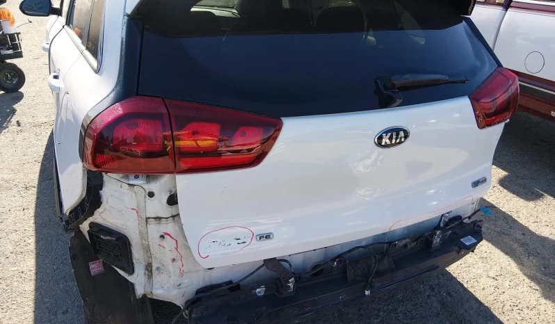 
								KIA Niro full									