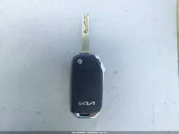 
										KIA Niro full									