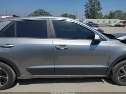 
										KIA Niro full									