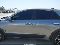 
										KIA Niro full									