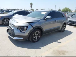 
										KIA Niro full									