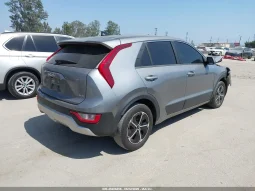 
										KIA Niro full									