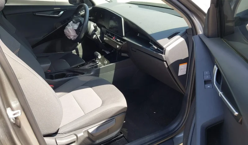 
								KIA Niro full									