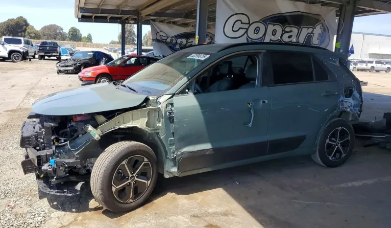 
								KIA Niro full									