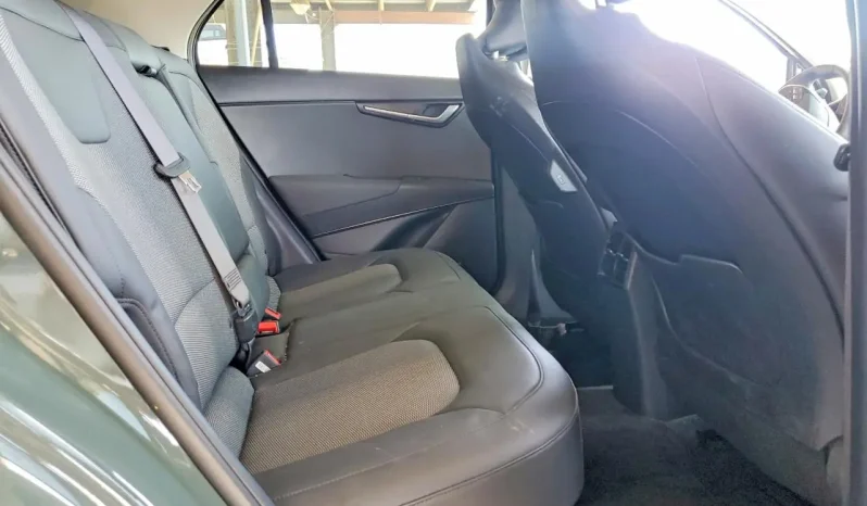 
								KIA Niro full									