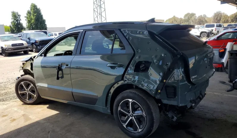 
								KIA Niro full									