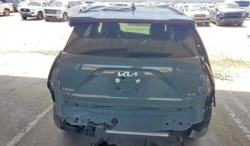 
								KIA Niro full									