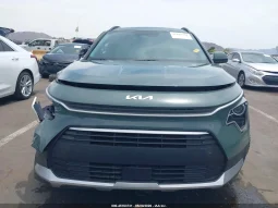 
										Kia Niro full									