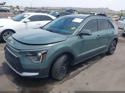 
										Kia Niro full									