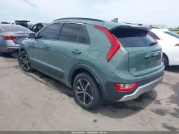 
										Kia Niro full									
