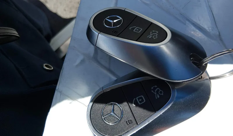 
								Mercedes-Benz C 300 full									