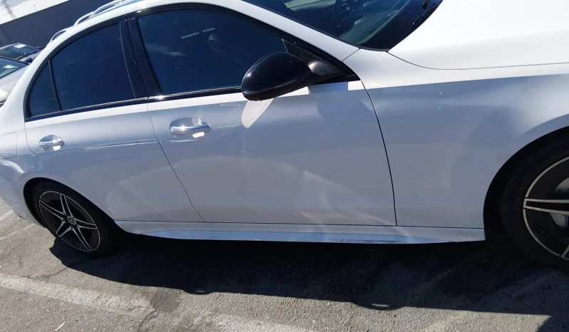 
								Mercedes-Benz C 300 full									