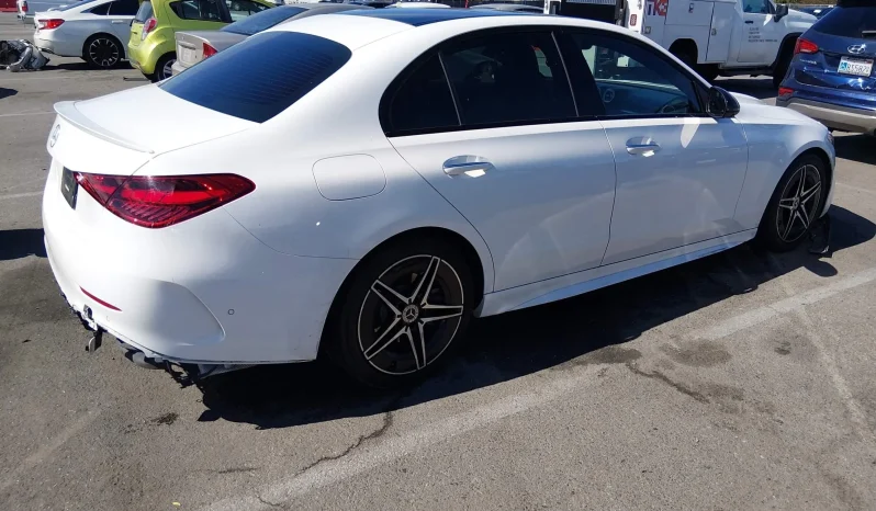 
								Mercedes-Benz C 300 full									