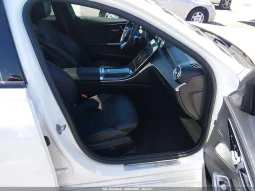 
										Mercedes-Benz C 300 full									