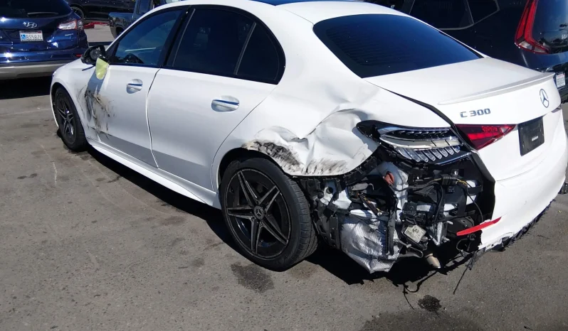 
								Mercedes-Benz C 300 full									