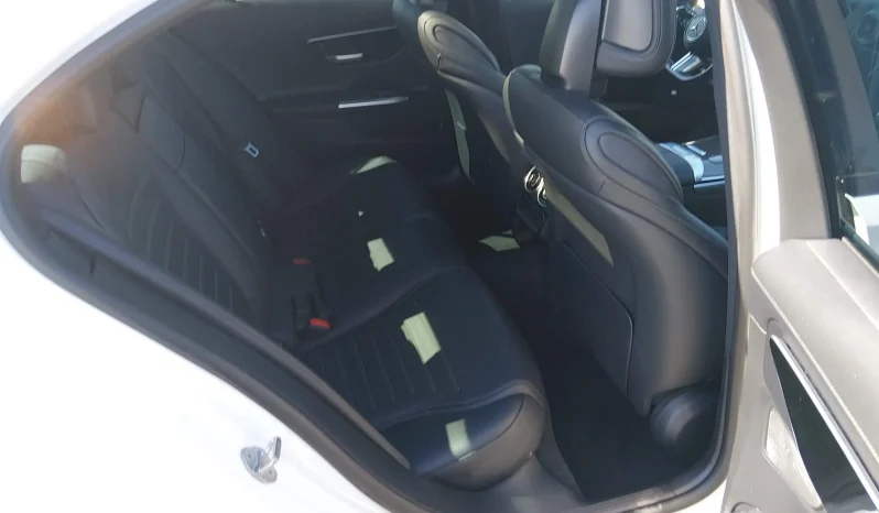 
								Mercedes-Benz C 300 full									