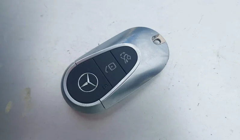 
								Mercedes-Benz C 300 full									