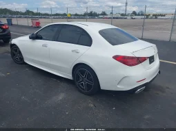
										Mercedes-Benz C 300 full									