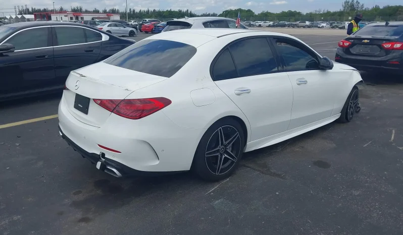 
								Mercedes-Benz C 300 full									