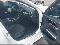 
										Mercedes-Benz C 300 full									