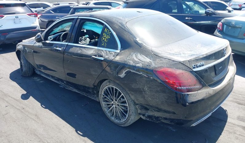 
								Mercedes-Benz C 300 full									