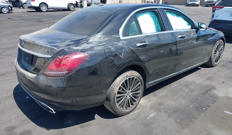 
								Mercedes-Benz C 300 full									