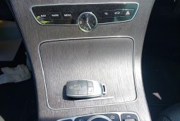 
										Mercedes-Benz C 300 full									