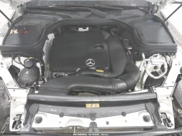 
										Mercedes-Benz GLC 300 full									