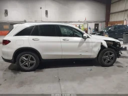 
										Mercedes-Benz GLC 300 full									