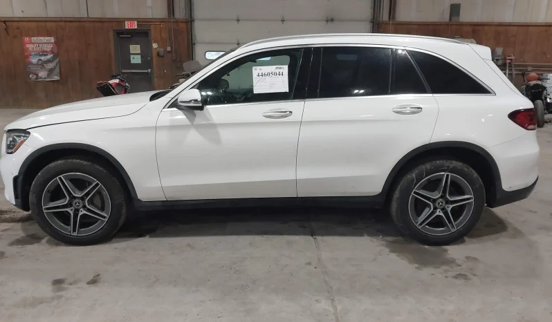 
								Mercedes-Benz GLC 300 full									