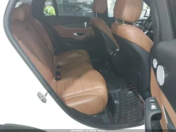 
										Mercedes-Benz GLC 300 full									